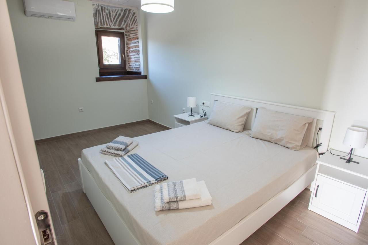 Με Θέα Το Ηλιοβασιλεμα 2 Villa Áfiszosz Kültér fotó