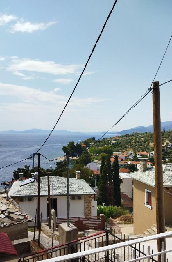 Με Θέα Το Ηλιοβασιλεμα 2 Villa Áfiszosz Kültér fotó
