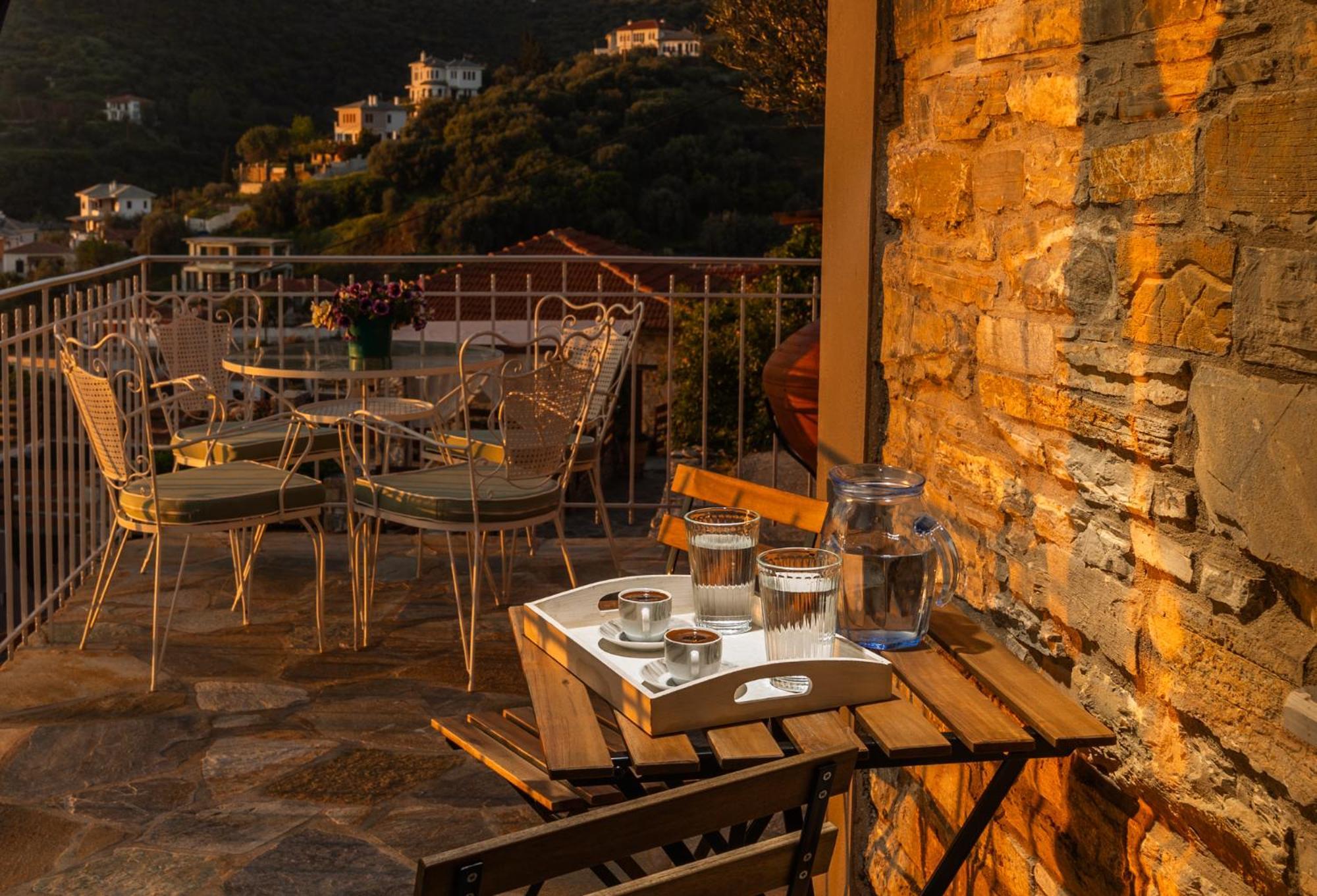 Με Θέα Το Ηλιοβασιλεμα 2 Villa Áfiszosz Kültér fotó